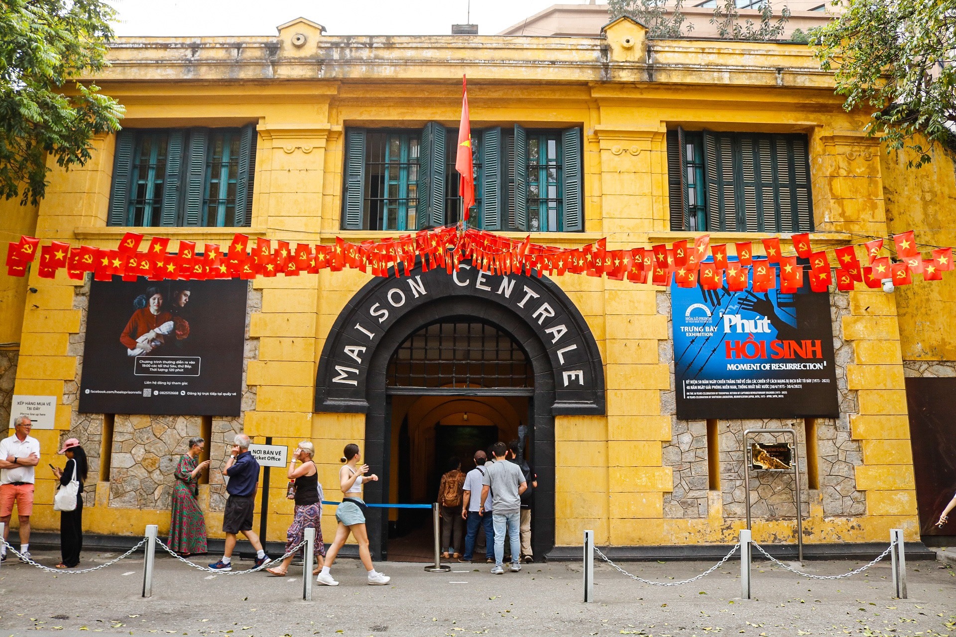 Hoa Lo Prison